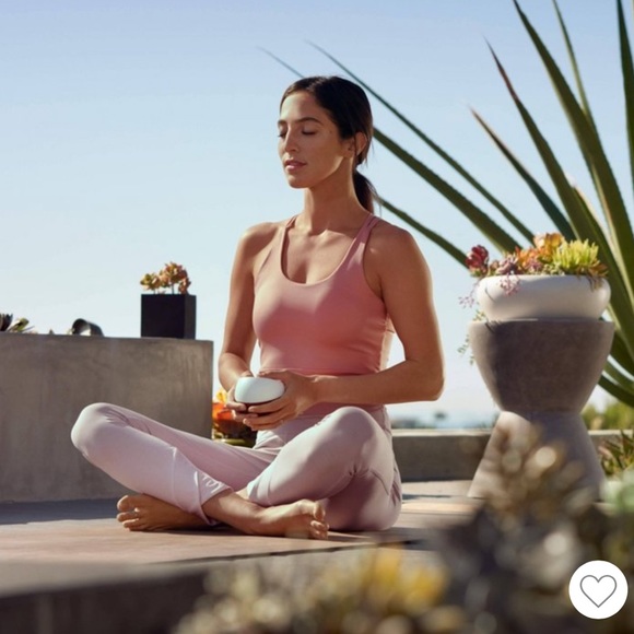 Hyperice Core Premium Smart Meditation Trainer - Picture 3 of 4